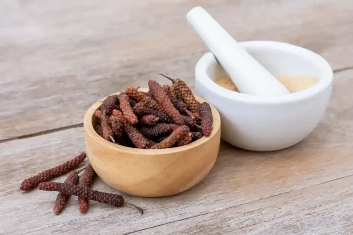 LONG PEPPER BENEFITS,SIDE EFFECTS AND THEIR USES