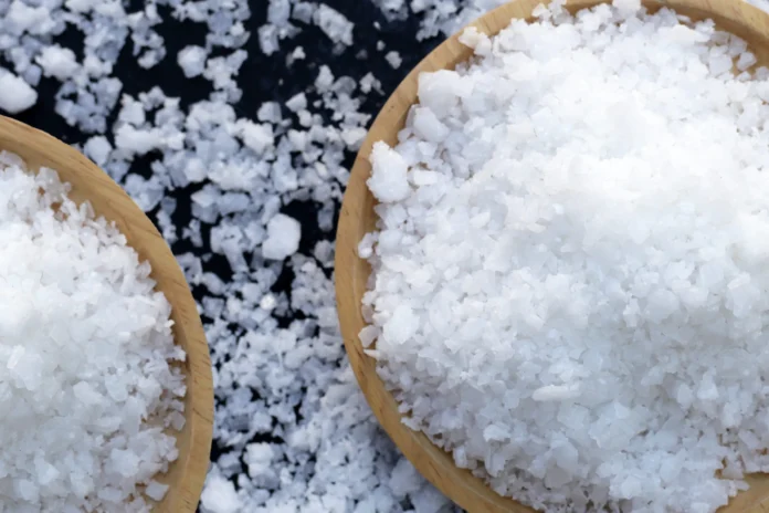 CAUSTIC SODA BENEFITS,SIDE EFFECTS AND THEIR USES