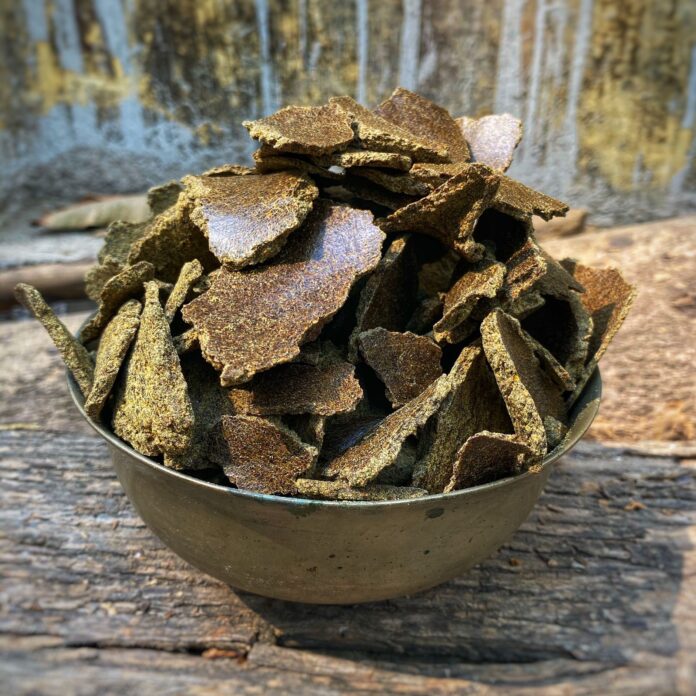 سرسوں کی کھلی کے فوائد، نقصانات اور استعمال